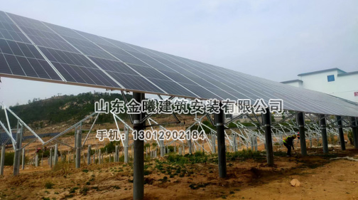 農(nóng)光互補光伏安裝施工現(xiàn)場
